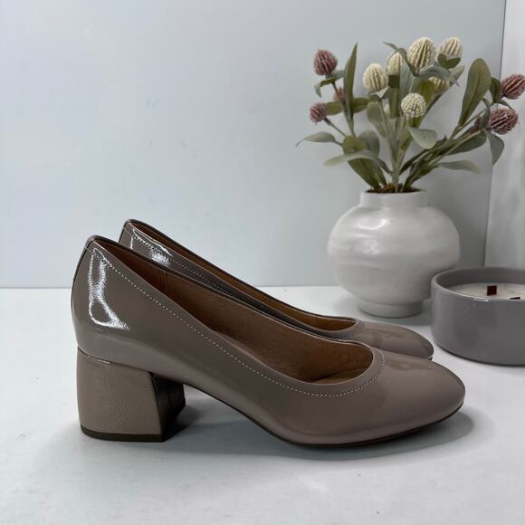 Vionic Carmel Patent Leather Slip On Chunky Heel Taupe Women's 9 M NWOB - Picture 1 of 11